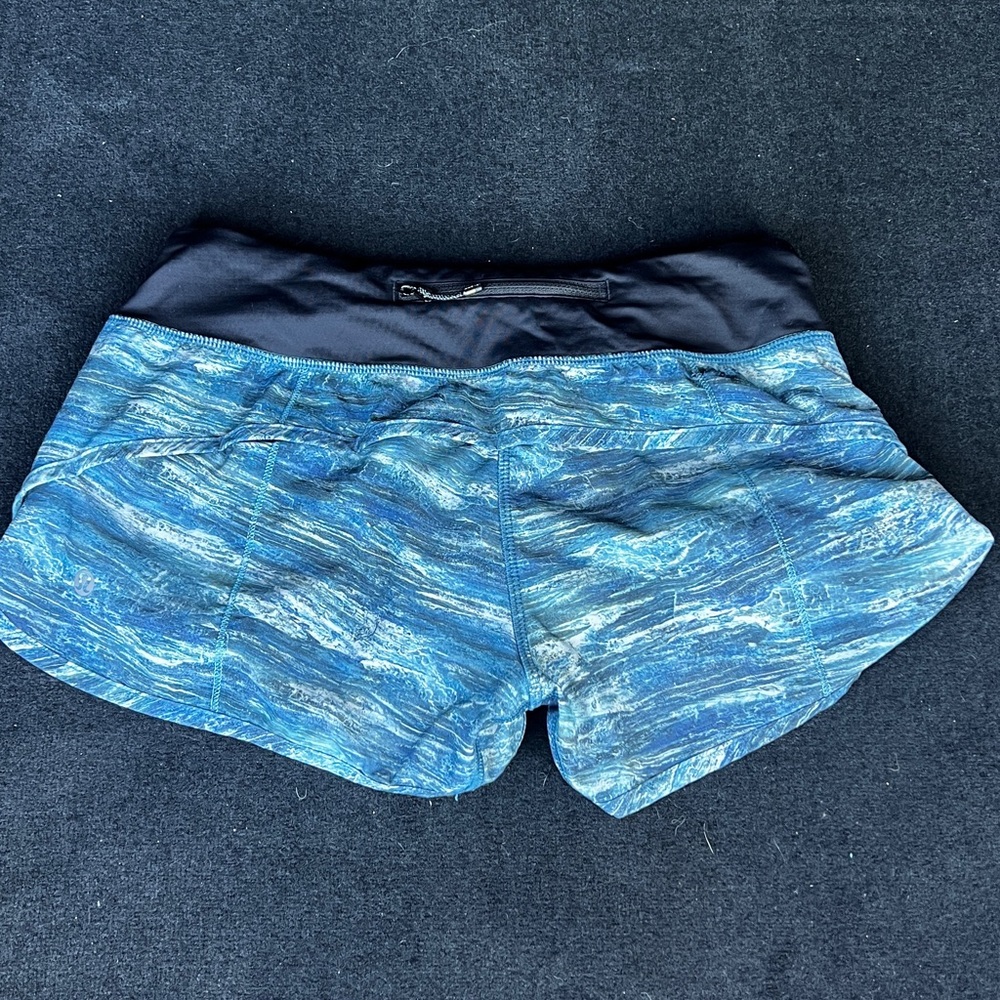 Lululemon Blue Speed Up Low-Rise Short 2.5" size 4